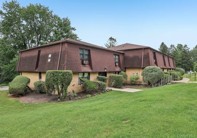 Homes for sale in Clarkstown, NY | 1 Germonds Vlg #5, Clarkstown, NY 10954 | MLS# 1025555