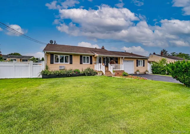 19th image of 22 Dollard Dr, Babylon, NY 11703 | MLS# 1025562