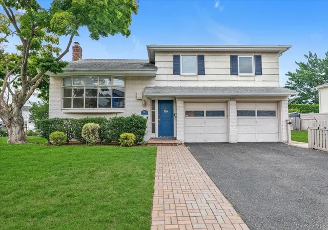 Photo 1 of Single family home for sale at 964 Cranford Ave, Hempstead, NY 11581 | MLS# 1025568 | Listing updated on 2026-08-07
