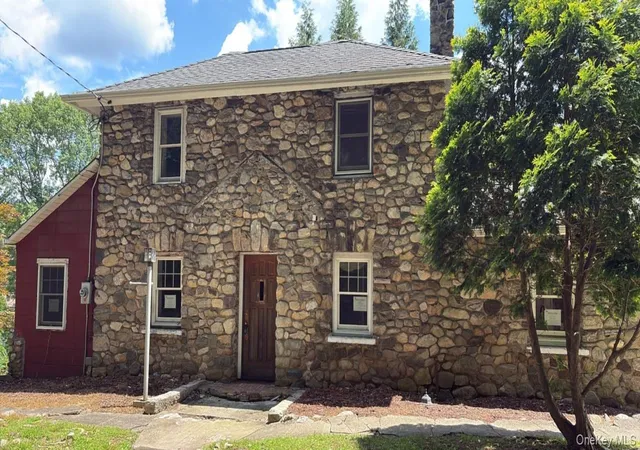 Photo 1 of Single family home for sale at 20 Old Oregon Rd, Cortlandt Manor, NY 10567 | MLS# 1025569 | Listing updated on 2026-08-26