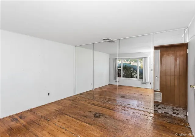 Photo 2 of Single family home for sale at 1619 Brightshore Blvd, Islip, NY 11706 | MLS# 1025583 | Listing updated on 2026-10-27