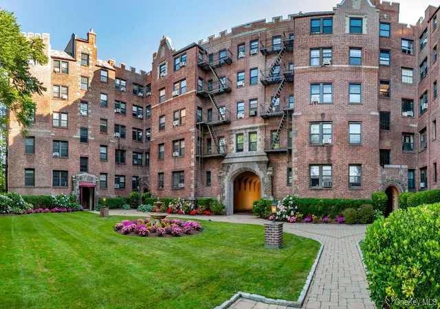 Listing Photo 2 - Condo for sale in building located at 23 Old Mamaroneck Rd, White Plains, NY 10605 - Unit #3E