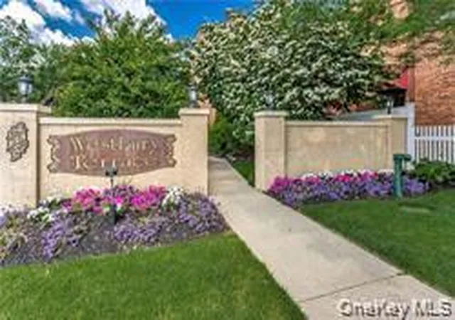 3rd image of 135 Post Ave #6B, North Hempstead, NY 11590 | MLS# 1025621