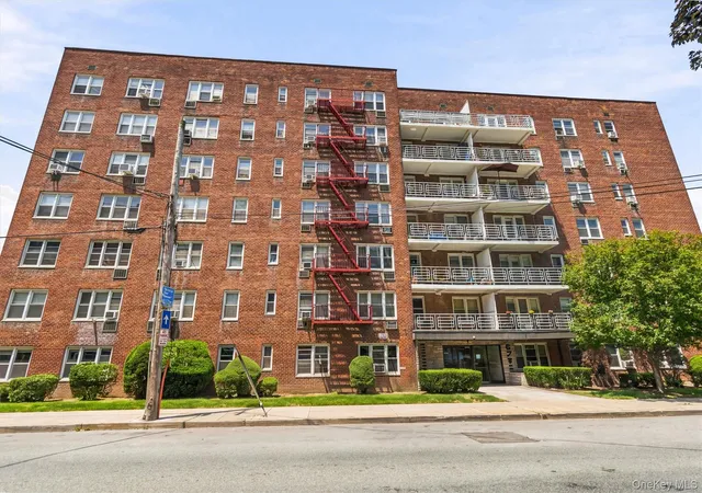 Listing Photo 3 - Condo for sale in building located at 679 Warburton Ave, Yonkers, NY 10701 - Unit #2R