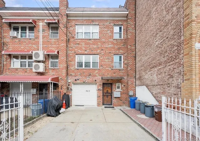 1st image of 945 E 228th St, Bronx, NY 10466 | MLS# 1025623