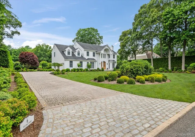 Photo 3 of Sale Pending at 6 Briana Ct, East Moriches, NY 11940 | MLS# 1025625 | Listing updated on 2026-08-23