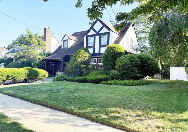 2nd image of 266 E Chester St, Hempstead, NY 11580 | MLS# 1025631