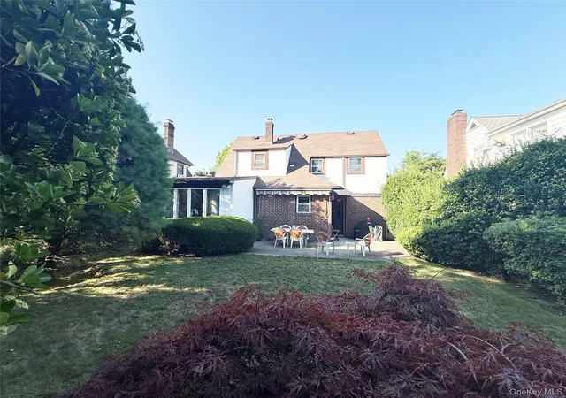 Photo 3 of Single family home for sale at 266 E Chester St, Hempstead, NY 11580 | MLS# 1025631 | Listing updated on 2026-09-13