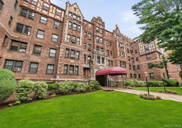 Photo 2 of Sale Pending at 23 Old Mamaroneck Rd #5Q, White Plains, NY 10605 | MLS# 1025637 | Listing updated on 2026-08-27