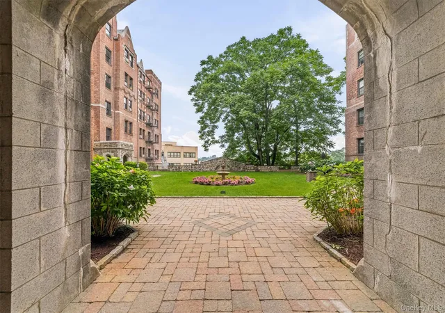 Photo 5 of Sale Pending at 23 Old Mamaroneck Rd #5Q, White Plains, NY 10605 | MLS# 1025637 | Listing updated on 2026-08-27