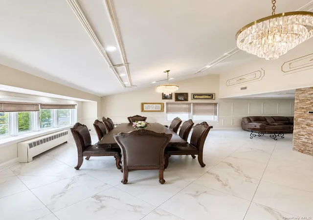Photo 3 of Single family home for sale at 886 Woodmere Dr, Valley Stream, NY 11581 | MLS# 1025653 | Listing updated on 2026-08-23