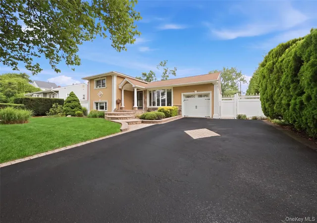 2nd image of 5 Delaware Ave, Smithtown, NY 11725 | MLS# 1025656