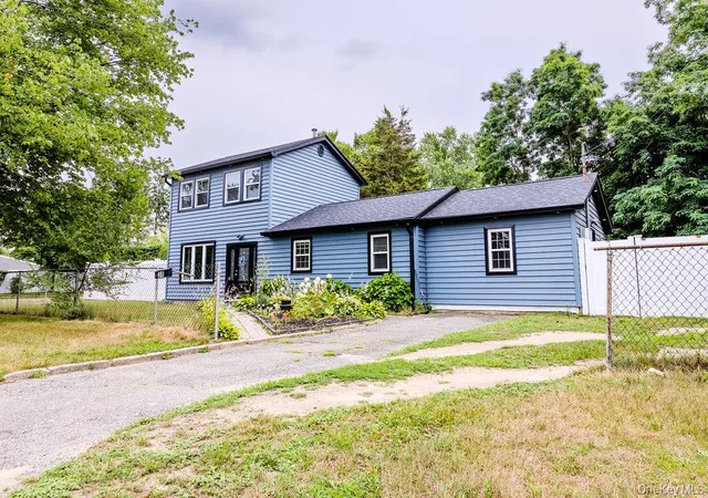1st image of 38 Tamarack St, Islip, NY 11722 | MLS# 1025658