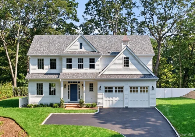 Single family home for sale at 5 Glen Way, Huntington, NY 11724 | MLS# 1025670