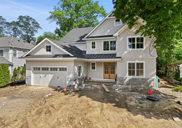 2nd image of 8 Crest Ln, Scarsdale, NY 10583 | MLS# 1025675