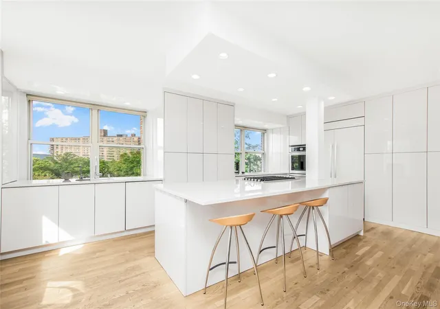 3rd image of 3777 Independence Ave #7H, Bronx, NY 10463 | MLS# 1025678