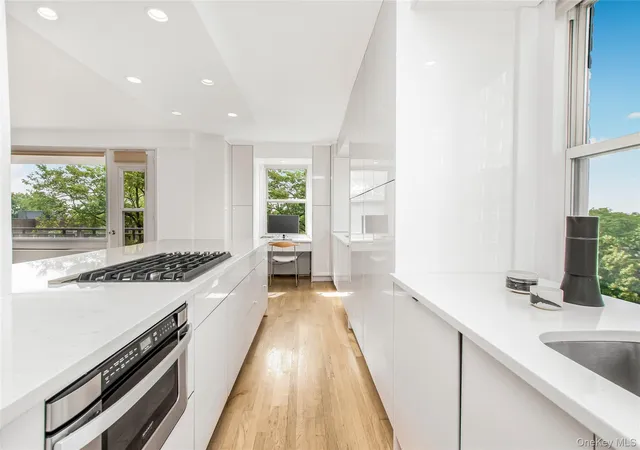 4th image of 3777 Independence Ave #7H, Bronx, NY 10463 | MLS# 1025678