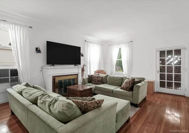 3rd image of 6507 181St St, Fresh Meadows, NY 11365 | MLS# 1025679