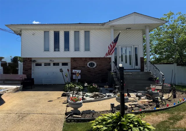 1st image of 4 Cedar St, Oyster Bay, NY 11758 | MLS# 1025707