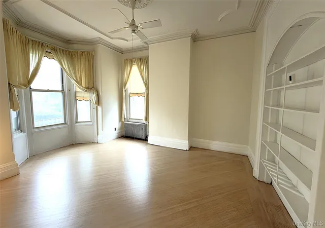Photo 2 of Sale Pending at 115 Glenwood Ave, Yonkers, NY 10701 | MLS# 1025709 | Listing updated on 2026-08-14