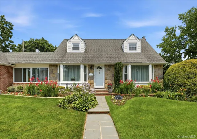 Photo 3 of Single family home for sale at 70 Birchwood Dr, North Hempstead, NY 11040 | MLS# 1025720 | Listing updated on 2026-08-23