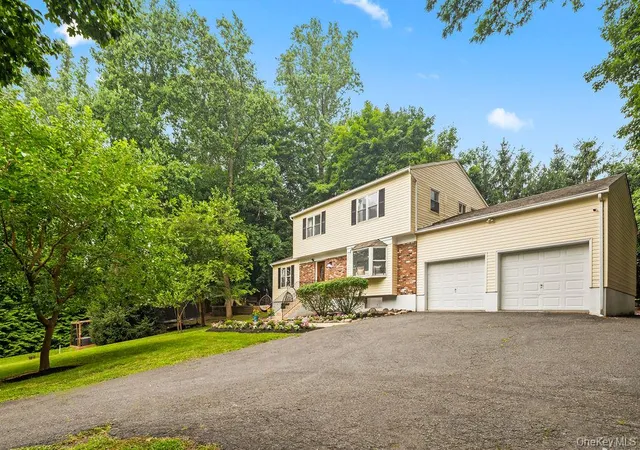 5th image of 499 Orangeburg Rd, Orangetown, NY 10965 | MLS# 1025730