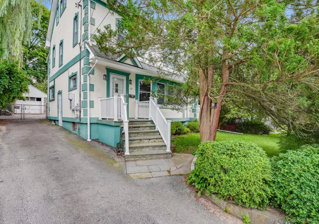 Photo 2 of Single family home for sale at 211 Pomeroy St, Peekskill, NY 10566 | MLS# 1025737 | Listing updated on 2026-10-08