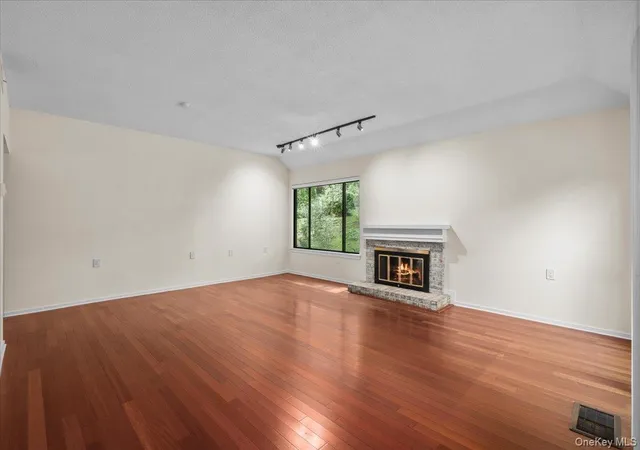 Photo 4 of Sale Pending at 159 Heritage Hills #B, Somers, NY 10589 | MLS# 1025739 | Listing updated on 2026-08-25