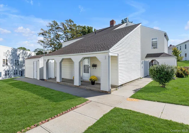 Listing Photo 1 - Condo for sale in building located at 200 Lowndes Ave, Huntington, NY 11746 - Unit #D