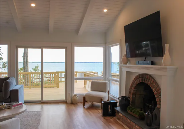 Photo 4 of Single family home for sale at 46 Red Cedar Point Rd, Southampton, NY 11946 | MLS# 1025760 | Listing updated on 2026-10-07