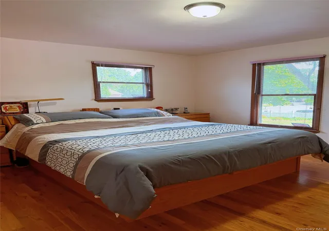 Photo 3 of Sale Pending at 6 Jamor Ct, Smithtown, NY 11767 | MLS# 1025780 | Listing updated on 2026-08-15