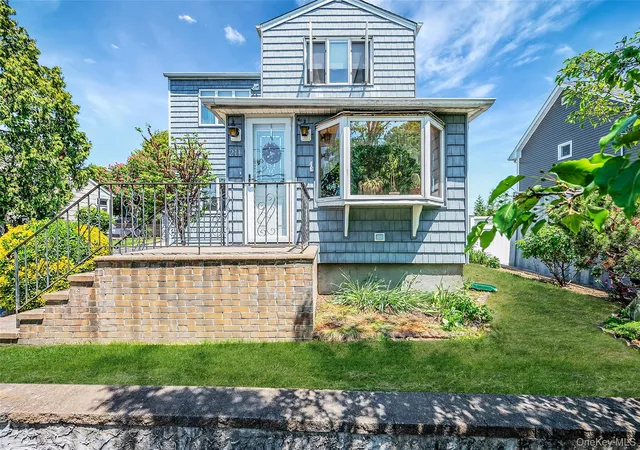 3rd image of 211 Saint Marks Pl, Hempstead, NY 11554 | MLS# 1025787