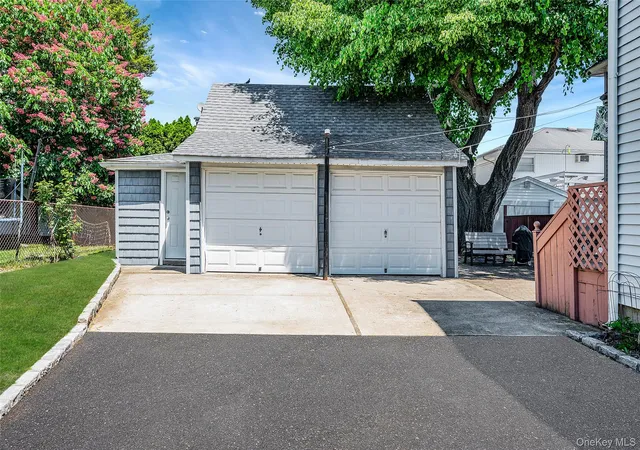 4th image of 211 Saint Marks Pl, Hempstead, NY 11554 | MLS# 1025787