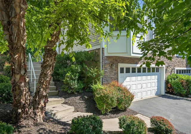 2nd image of 8 Green Ct, Middletown, NY 10940 | MLS# 1025794