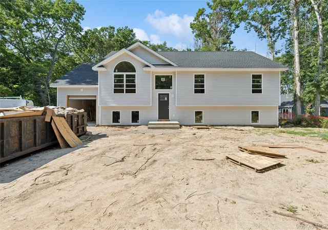 Photo 1 of Single family home for sale at 129 Cedar Ln, Medford, NY 11763 | MLS# 1025797 | Listing updated on 2026-07-18