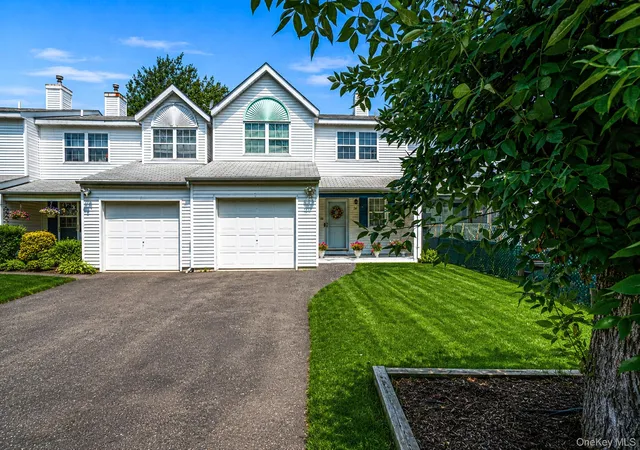 Photo 1 of Sale Pending at 26 Beech St, Central Islip, NY 11722 | MLS# 1025807 | Listing updated on 2026-08-18