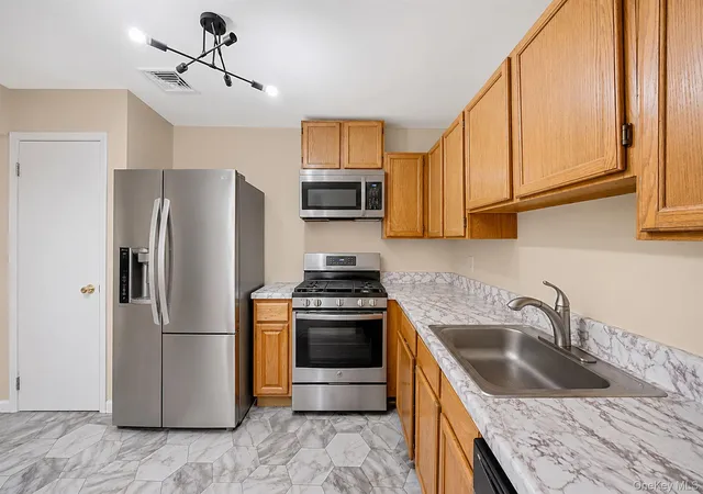 Photo 3 of Sale Pending at 26 Beech St, Central Islip, NY 11722 | MLS# 1025807 | Listing updated on 2026-08-18