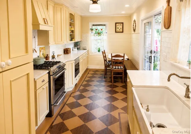 Photo 3 of Sale Pending at 158 Wilson Ave, North Hempstead, NY 11590 | MLS# 1025810 | Listing updated on 2026-09-30