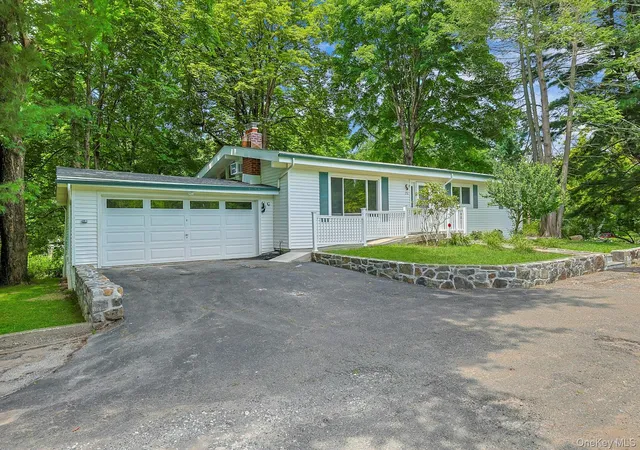 Photo 1 of Single family home for sale at 252 Watch Hl Rd, Cortlandt, NY 10567 | MLS# 1025812 | Listing updated on 2026-08-29