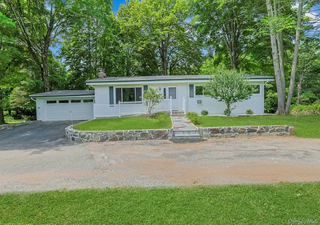 Photo 2 of Single family home for sale at 252 Watch Hl Rd, Cortlandt, NY 10567 | MLS# 1025812 | Listing updated on 2026-08-29