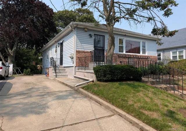 Photo 2 of Sale Pending at 2944 Bayswater Ave, Far Rockaway, NY 11691 | MLS# 1025813 | Listing updated on 2026-08-21
