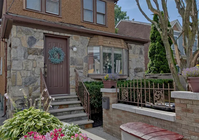 Photo 2 of Single family home for sale at 170 Trenchard St, Yonkers, NY 10704 | MLS# 1025823 | Listing updated on 2026-08-27