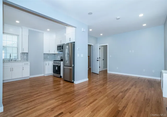 5th image of 118 Pershing Ave, New Rochelle, NY 10801 | MLS# 1025839