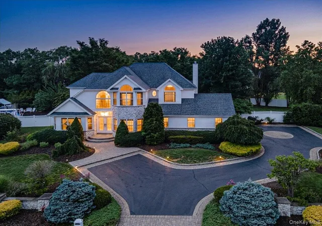 2nd image of 6 Arborvitae Ln, Brookhaven, NY 11764 | MLS# 1025846