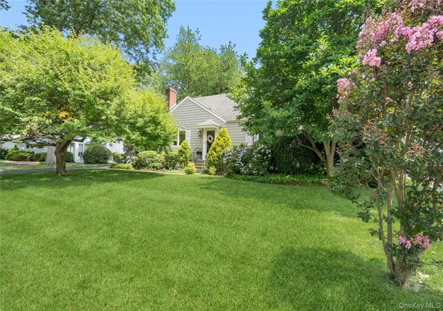 Photo 1 of Sale Pending at 21 Circle Dr, Glen Cove, NY 11542 | MLS# 1025847 | Listing updated on 2026-08-06