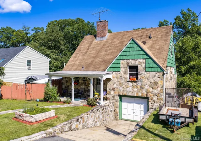 Photo 3 of Sale Pending at 48 50 Mountain Ave, Middletown, NY 10940 | MLS# 1025851 | Listing updated on 2026-10-02
