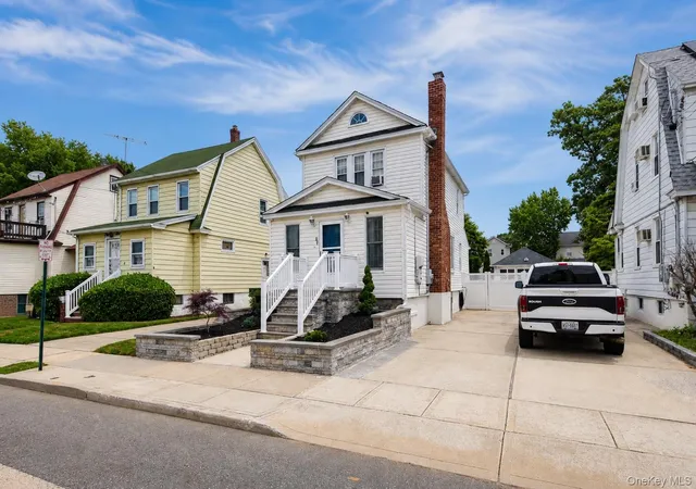 Photo 2 of Single family home for sale at 27 Avondale St, Hempstead, NY 11581 | MLS# 1025859 | Listing updated on 2026-08-26
