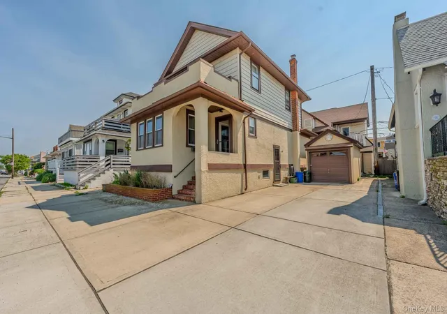 Photo 1 of Single family home for sale at 124 Roosevelt Blvd, Long Beach, NY 11561 | MLS# 1025876 | Listing updated on 2026-08-15