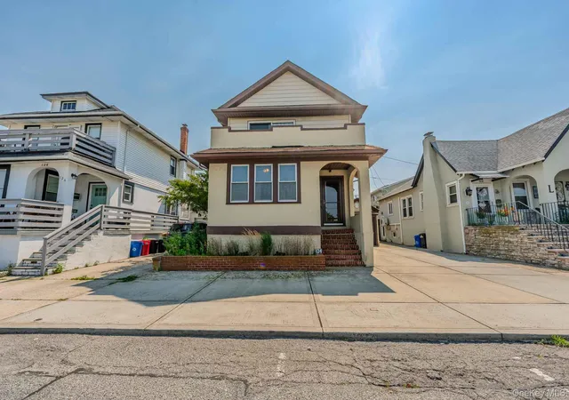 Photo 2 of Single family home for sale at 124 Roosevelt Blvd, Long Beach, NY 11561 | MLS# 1025876 | Listing updated on 2026-08-15