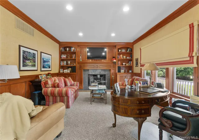 Photo 4 of Single family home for sale at 42 Jessup Ln, Southampton, NY 11978 | MLS# 1025877 | Listing updated on 2026-10-05